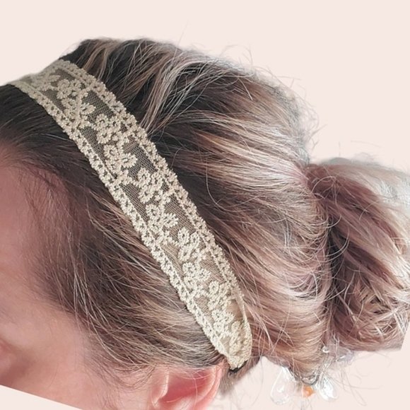 Vintage style Boho Lace Embroidered Lettuce Trim Stretchy Headband Piece​ - Picture 1 of 5